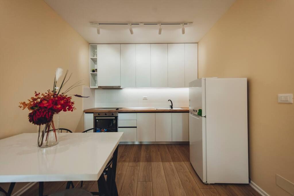 Luxury Apartment At Myslym Shyri تيرانا المظهر الخارجي الصورة