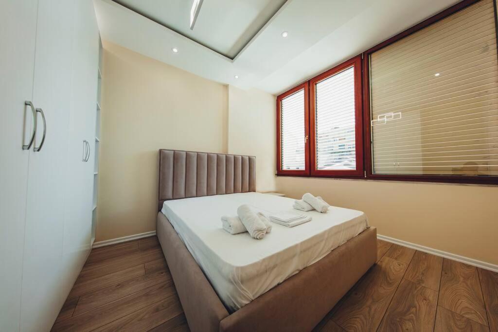 Luxury Apartment At Myslym Shyri تيرانا المظهر الخارجي الصورة